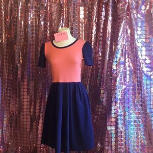 NWOT LULAROE dress in pinkish peach & navy waffle weave stretch material small